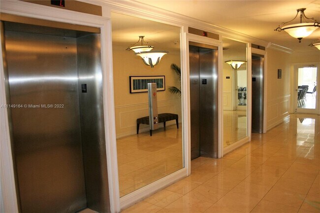 Building Photo - 1 Las Olas Cir