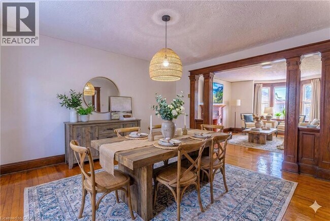 Photo du bâtiment - 1369 Main St E