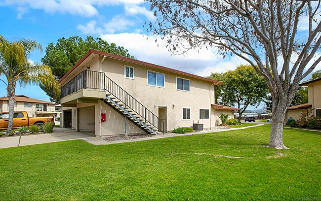 Building Photo - *** BEST KEPT SECRET IN SANTEE **NEW FLOOR...