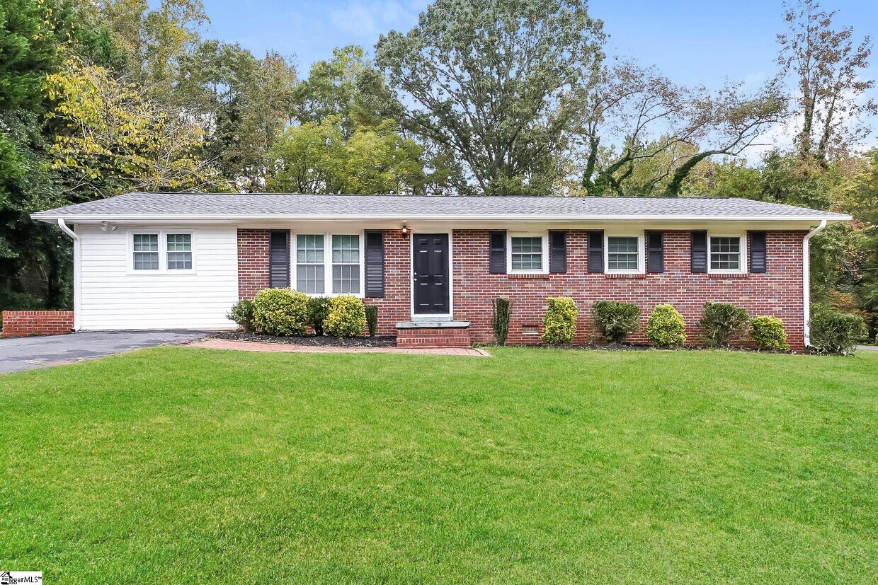 111 Clarendon Dr, Clemson, SC 29631 House Rental in Clemson, SC