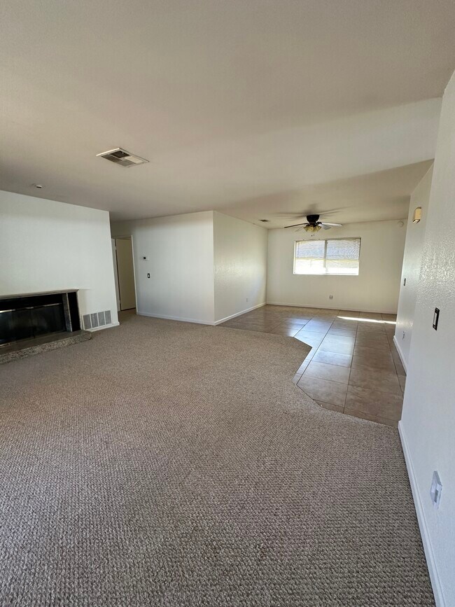 Building Photo - 53360 Avenida Vallejo