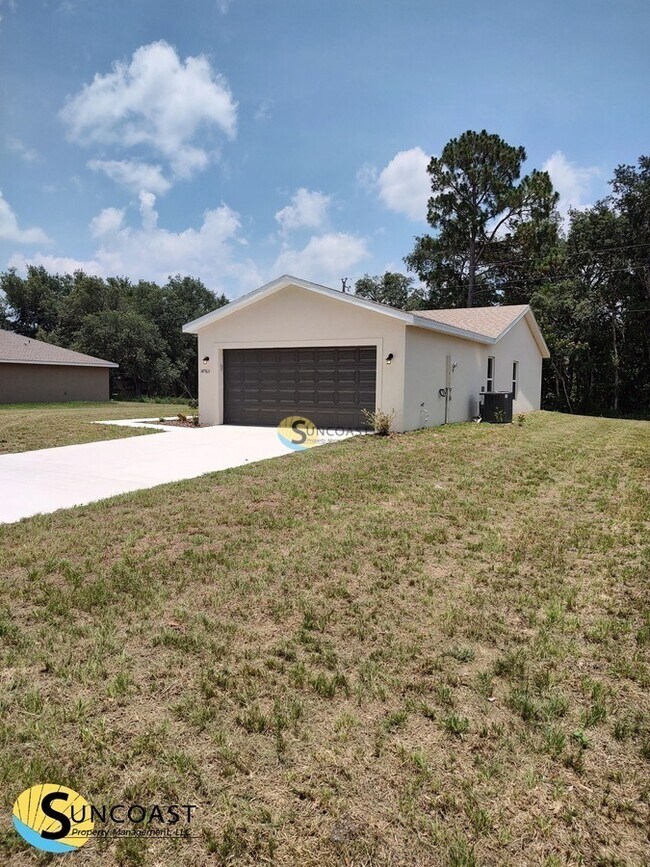 Building Photo - 14965 SW 48th Ave