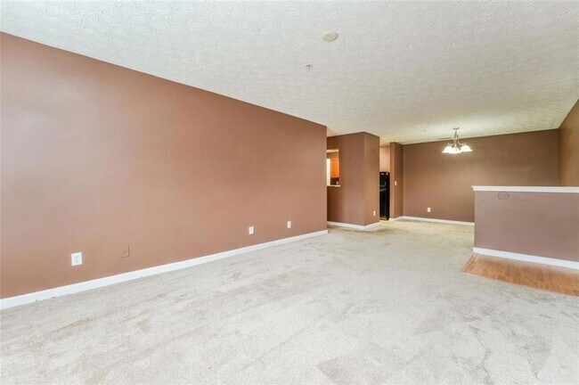 Foto del edificio - 12201 Fairington Ridge Cir