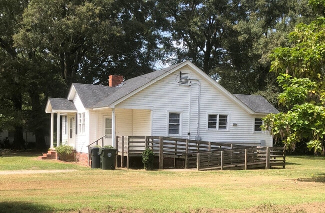 Side view - 1403 N Humphrey St