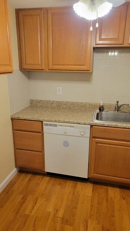 Foto principal - 215 Winter St