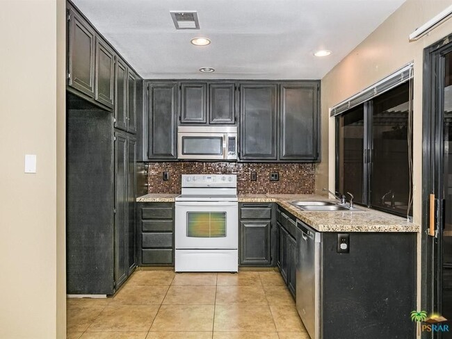 Foto del edificio - 73800 Pinon Ct