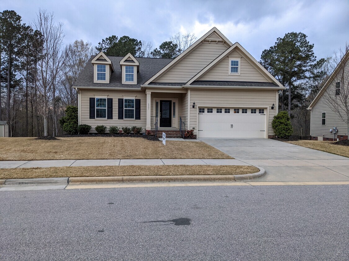 Primary Photo - 6007 Peachtree Town Ln