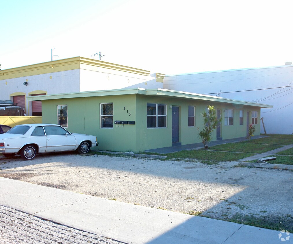 Primary Photo - Dania Beach Trip-Plex