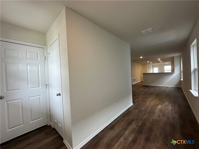 Foto del edificio - 537 Autumn Blaze