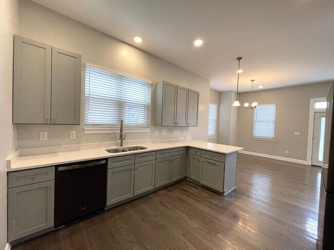 Building Photo - Great Modern Home near Downtown Durham!