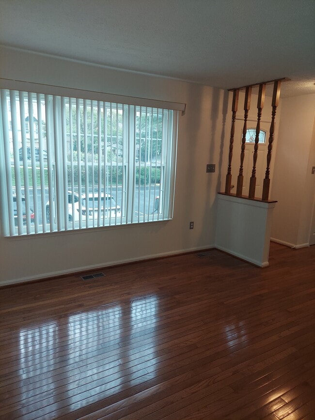 Building Photo - 4073 Silver Park Ter