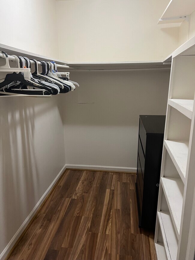 Vestidor principal - 11407 Deham Dr