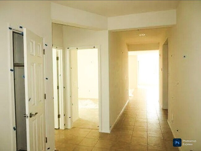 Building Photo - 1168 N 168th Dr