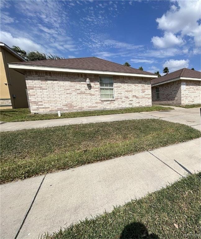 Building Photo - 913 E Daffodil Ave