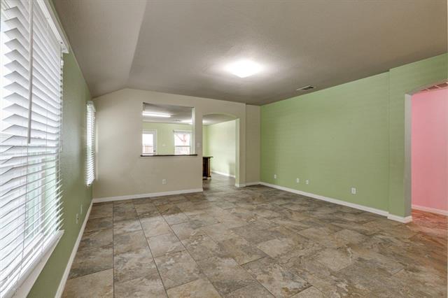 Foto del edificio - 1221 Rainer Dr