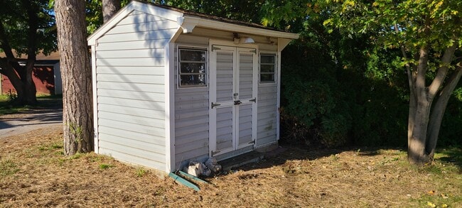 Shed - 1232 Elm St