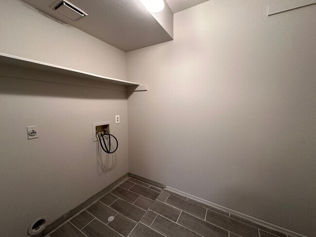 Building Photo - 1528 W Las Lomas St