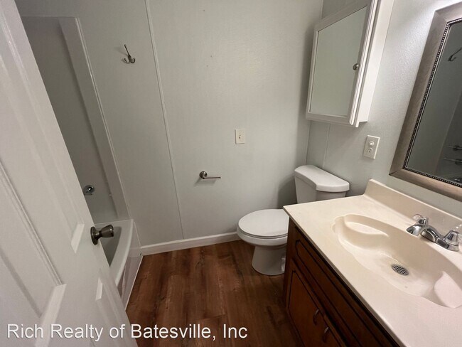 Building Photo - 3 br, 2 bath House - 335 West 9th Street