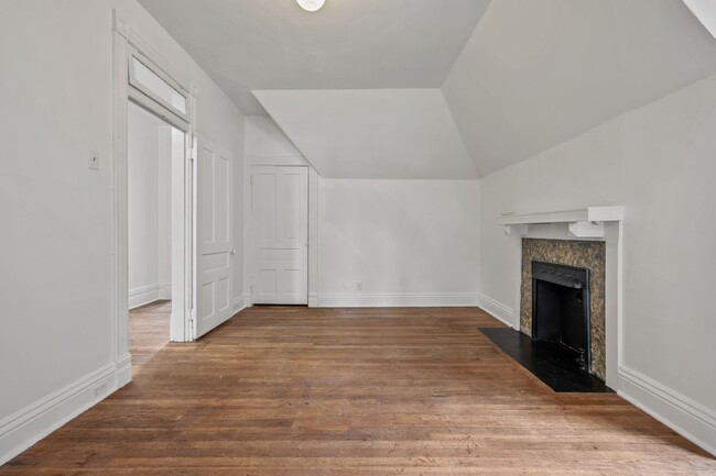 Building Photo - 5442 Stanton Ave