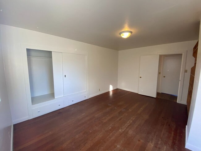 Foto del edificio - House with Charm, 2/1 with large garage and bonus room & bathroom