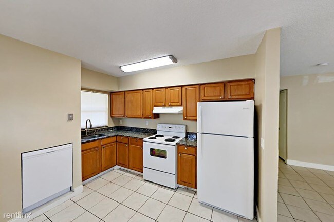Building Photo - 1451 NW 20th Ct