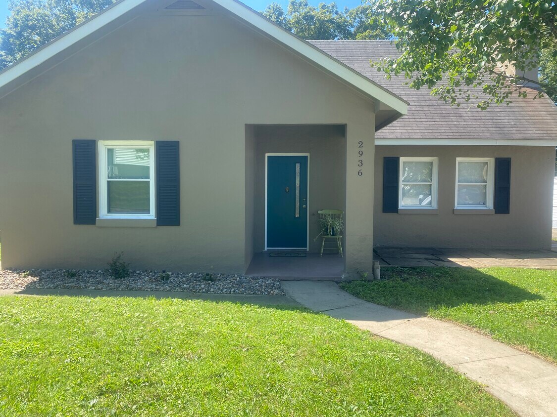 Foto principal - 2936 Thomas Ave