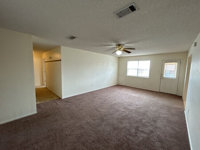 Foto del edificio - 4406 Secretariat Dr