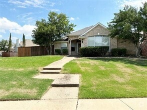 Building Photo - 2015 Greenfield Ln