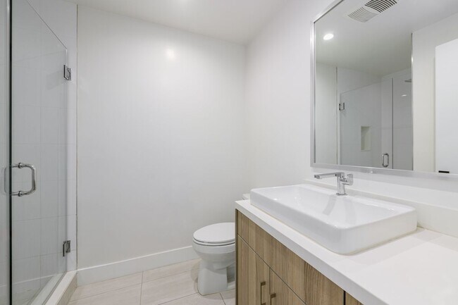 Building Photo - 741 N Gramercy Pl
