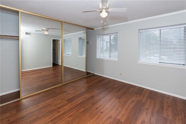 Foto del edificio - 3115 Helms St