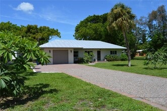 Building Photo - 511 Dona Dr