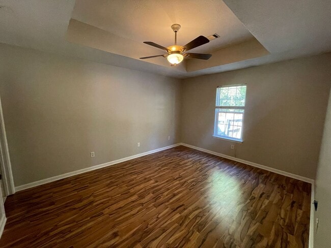 Foto del edificio - 2 Bedroom END UNIT Townhome in Columbia County