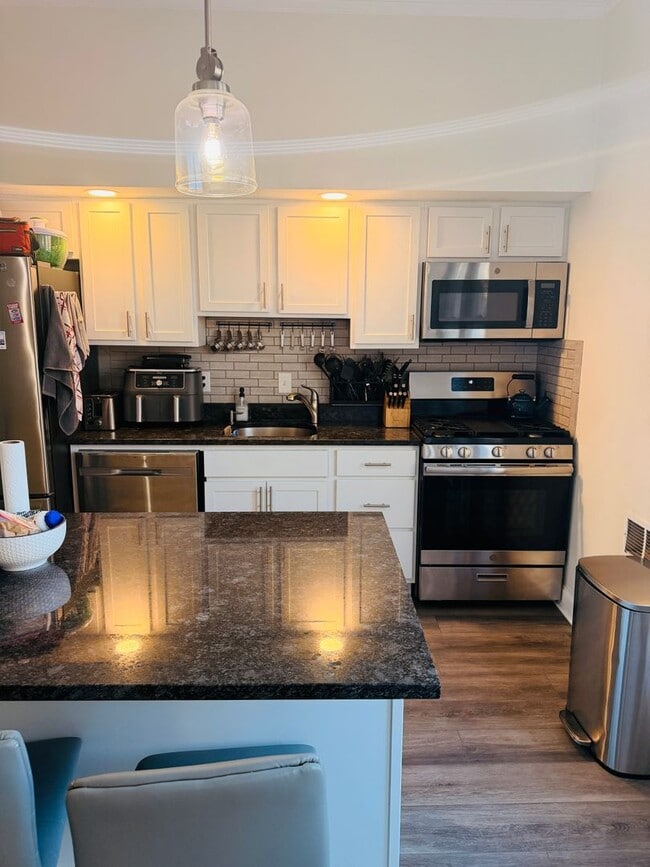 Photo - 4017 Butler St Apartment