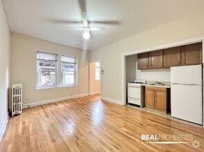 Building Photo - 2827 N Burling St