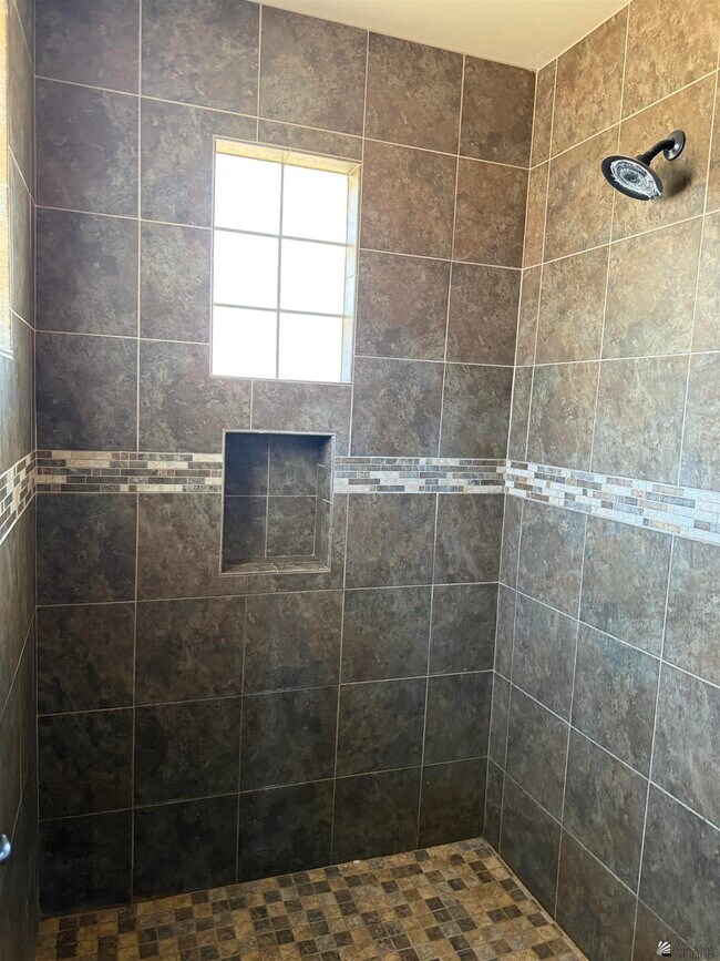 Foto del edificio - 4296 W 12th Ln