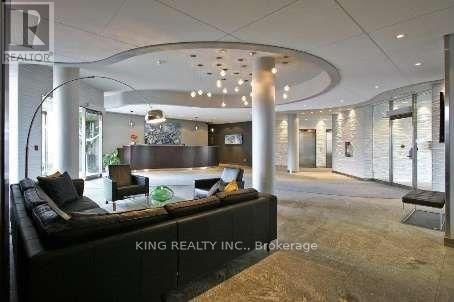 Building Photo - 550 Queens Quay W