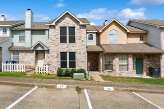 Building Photo - 3906 Pickett Pl Dr