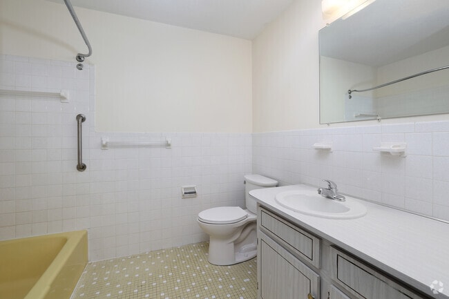 1BR, 1 BA - 754 SF - Bath - Hannah Village