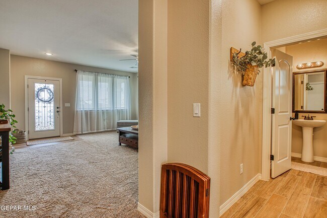 Building Photo - 4528 McBee Ct