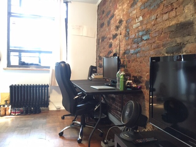 Primary Photo - 207 E 5th St