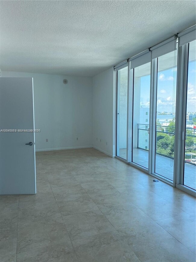 Foto del edificio - 350 NE 24th St