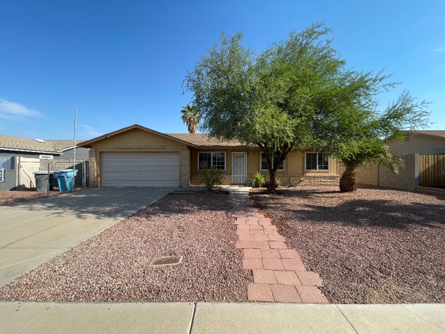 Building Photo - 10818 W Heatherbrae Dr