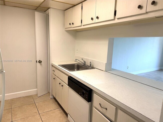 Foto del edificio - 7477 SW 82nd St
