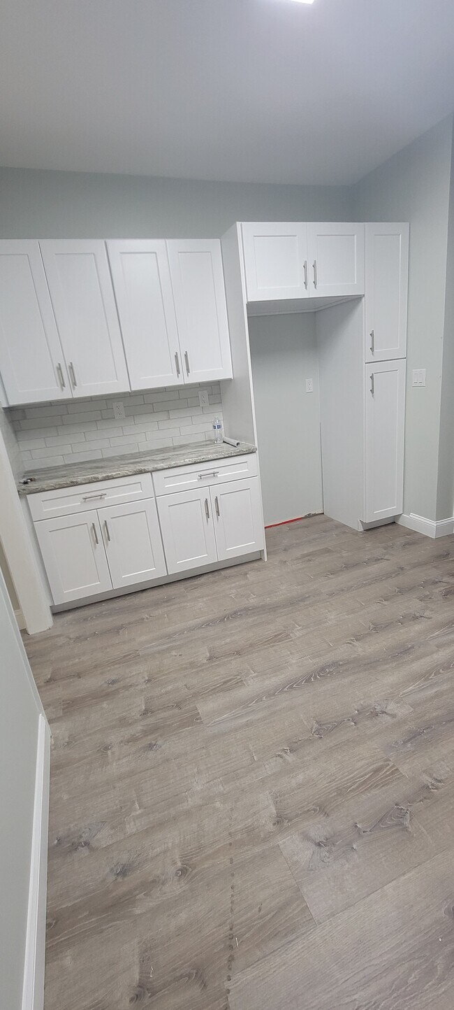 Foto del edificio - 1046 Sheridan Ave