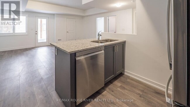 Building Photo - 400 Finch Ave