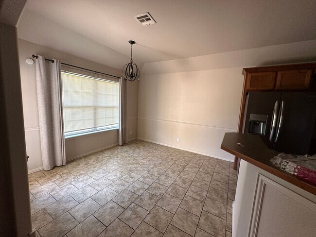 Foto del edificio - DARLING 3 bedroom, 2 bath home in Crescent...
