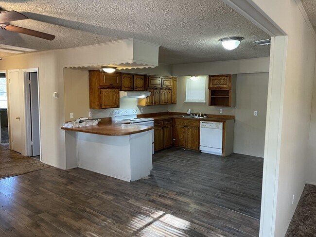 Building Photo - 3481 TX-19