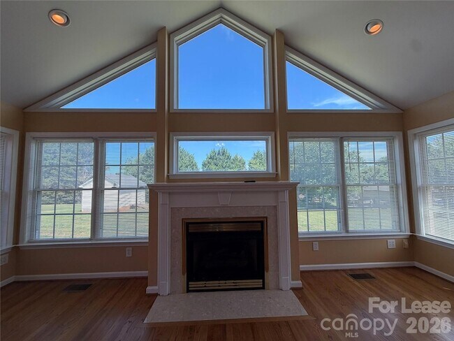 Foto del edificio - 236 Meadow Oaks Dr
