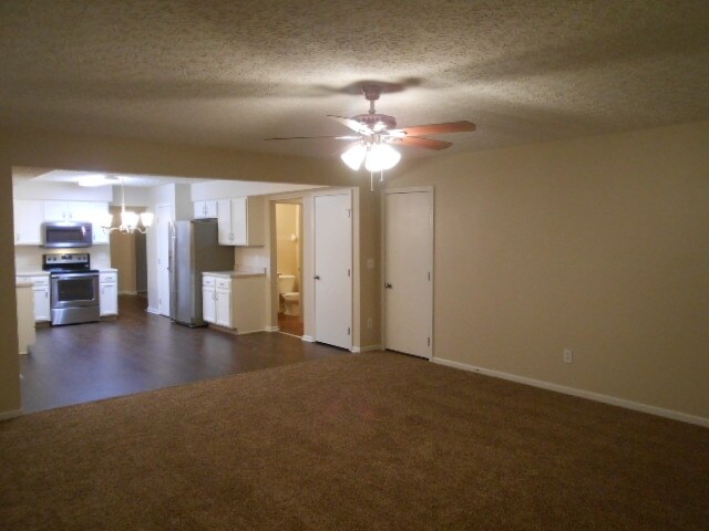 Foto del edificio - 6450 Stretton Pl