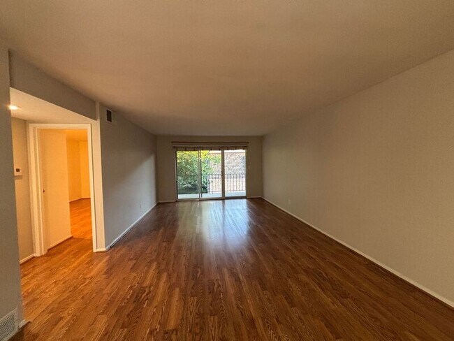 Foto del edificio - 5105 W 75th St